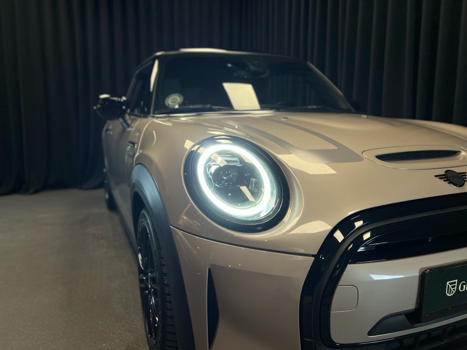MINI Cooper SE Essential 3d