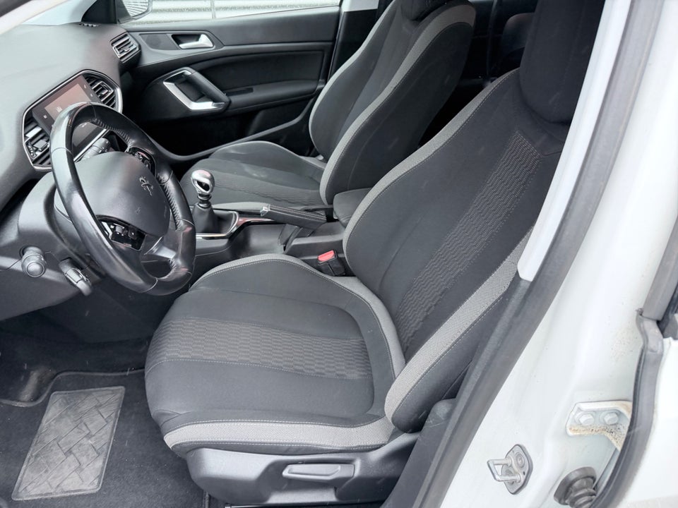 Peugeot 308 1,6 BlueHDi 120 Active SW 5d