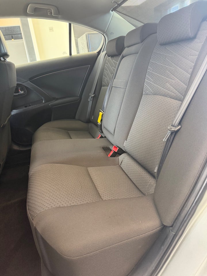 Toyota Avensis 1,8 VVT-i T2 E-CVT 4d