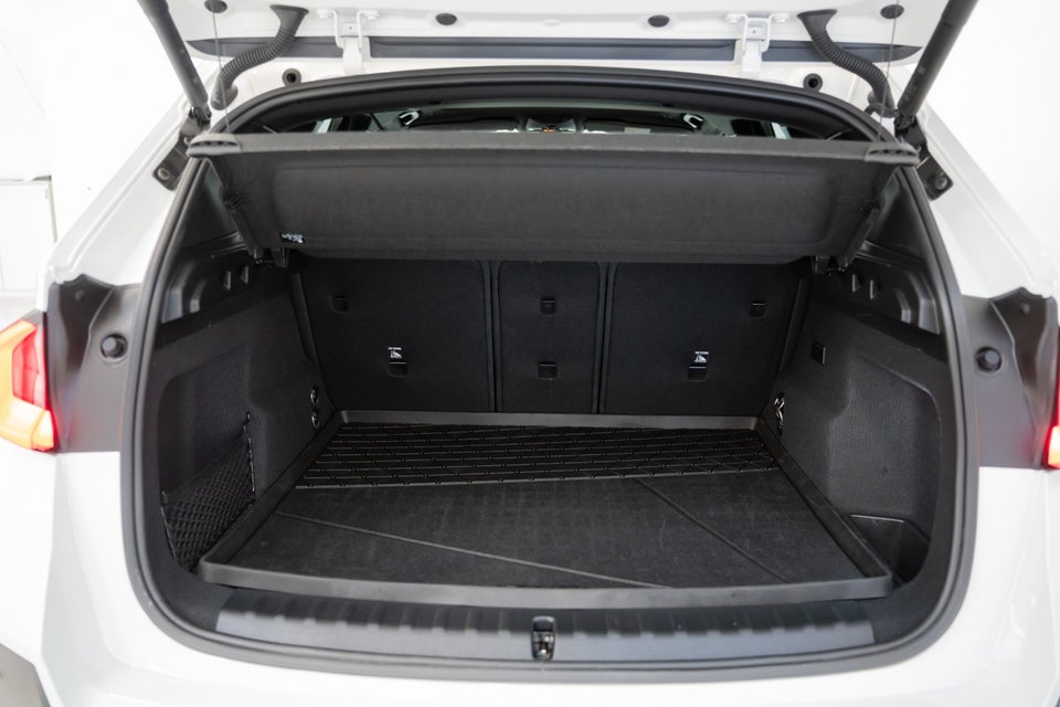 BMW iX1 xDrive30 Charged M-Sport 5d