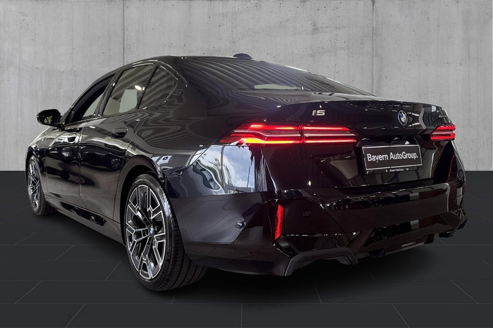 BMW i5 eDrive40 Fully Charged M-Sport 4d