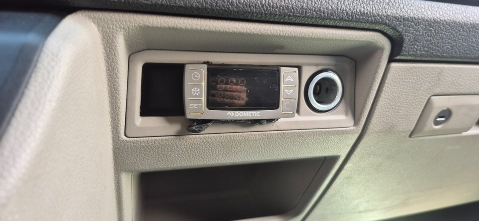 VW Transporter 2,0 TDi 84 Kassevogn kort