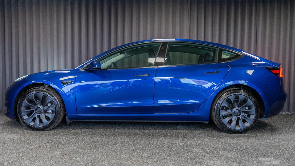 Tesla Model 3 Long Range AWD 4d
