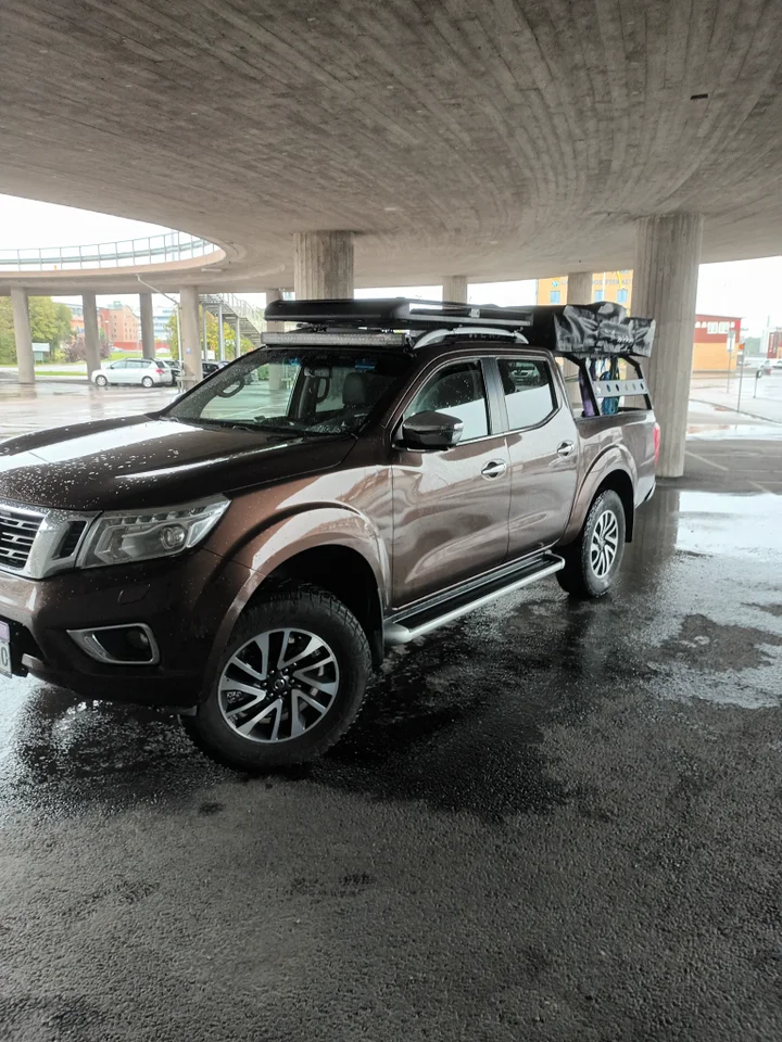 Nissan Navara 2,3 dCi 190 Db.Kab Tekna aut. 4d
