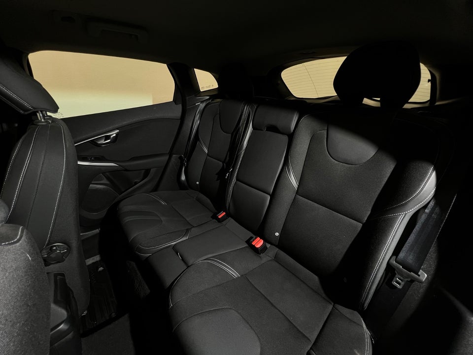 Volvo V40 1,6 T2 120 Kinetic 5d