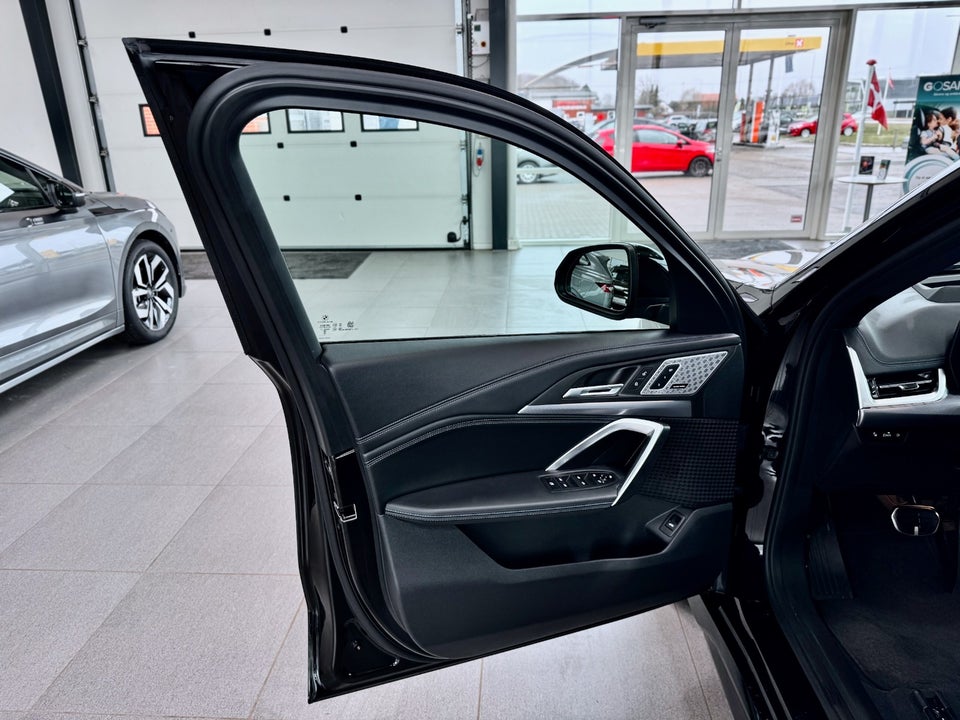 BMW iX1 xDrive30 Fully Charged M-Sport 5d