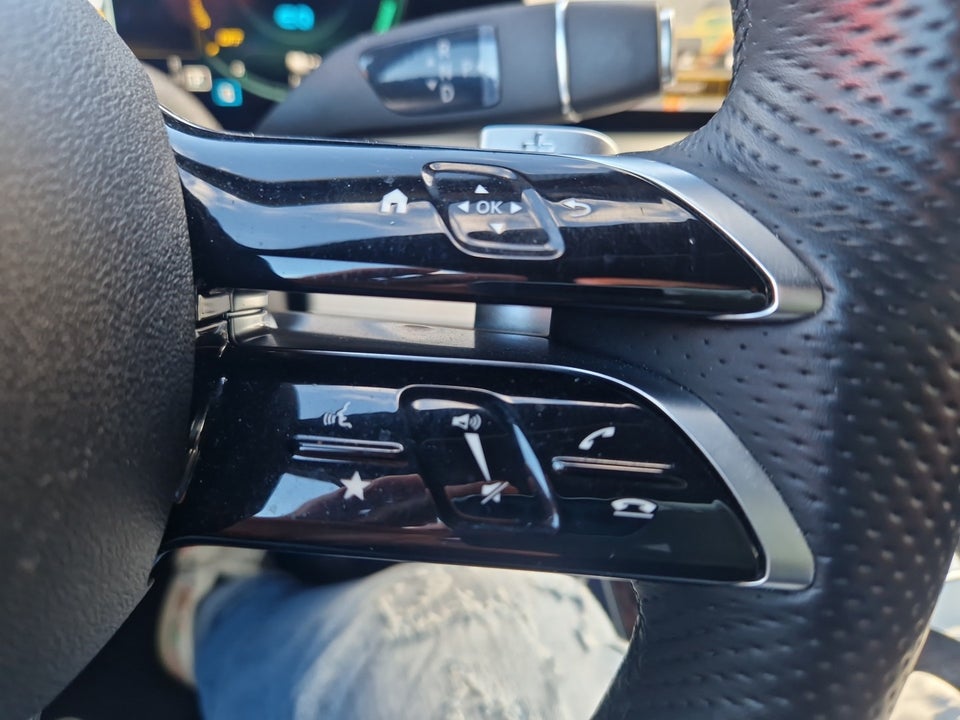 Mercedes E300 de 2,0 AMG Line stc. aut. 5d