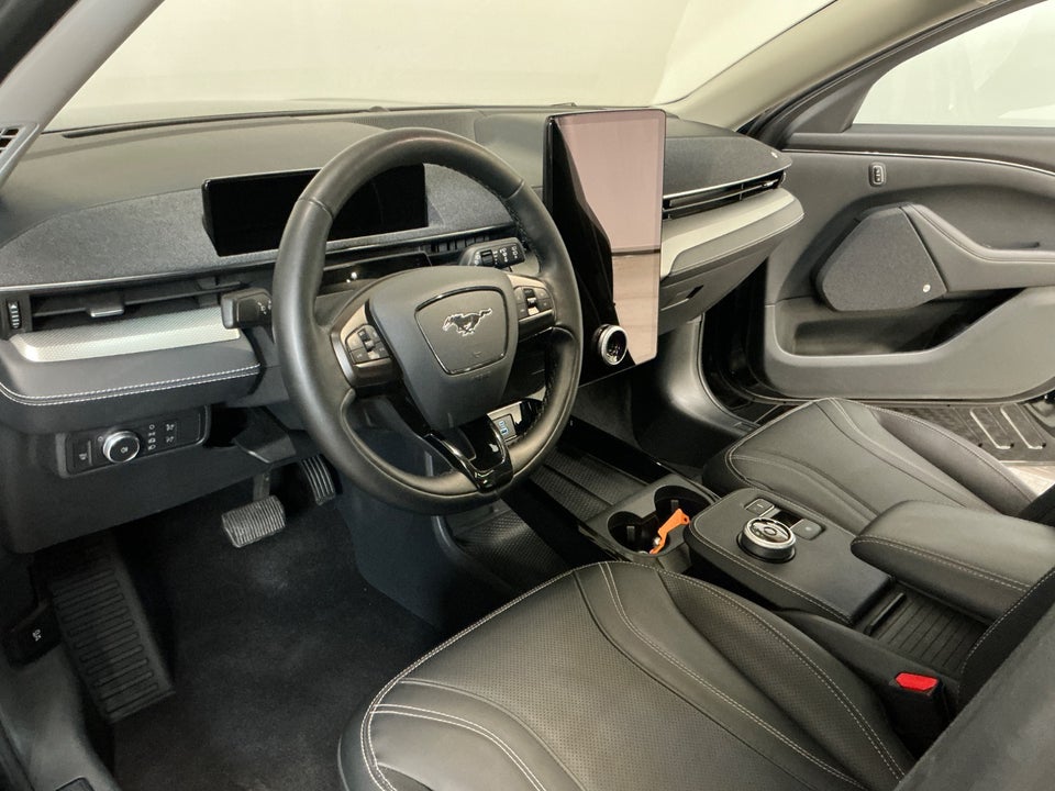 Ford Mustang Mach-E 68 Standard Range 5d