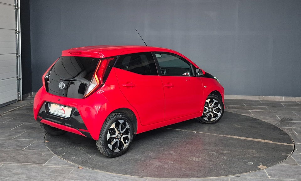Toyota Aygo 1,0 VVT-i x-press 5d