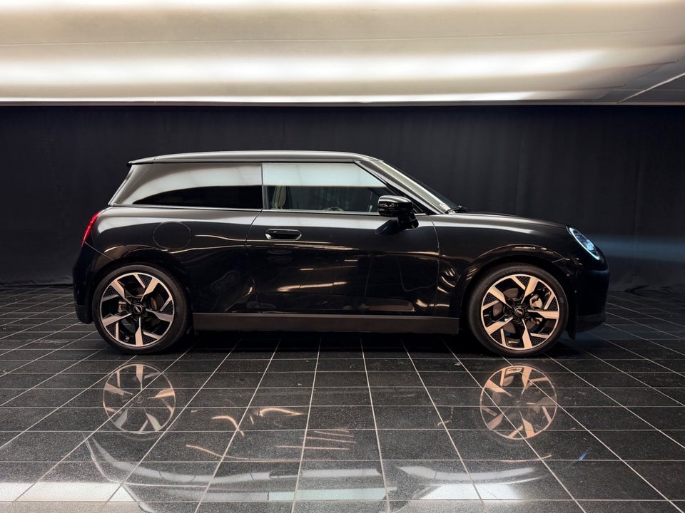MINI Cooper SE Favoured Trim XL 3d