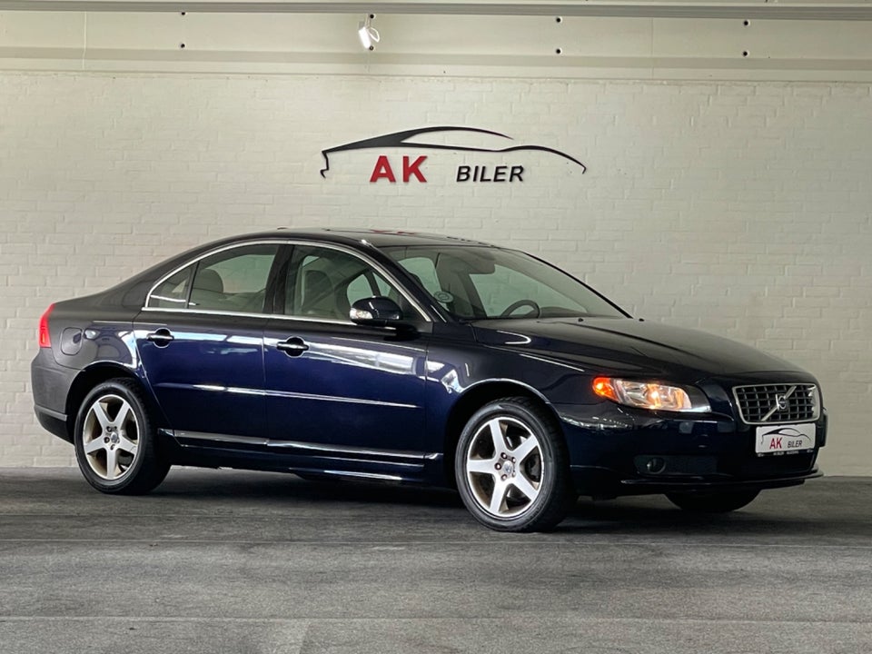 Volvo S80 2,5 T Momentum aut. 4d