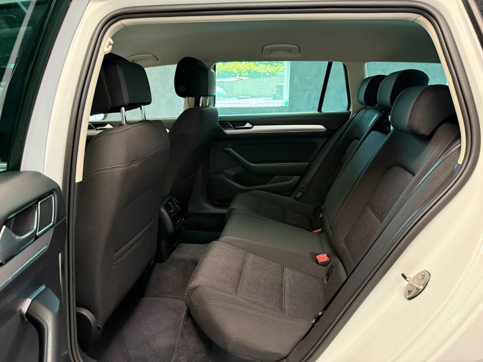 VW Passat 2,0 TDi 150 Business Variant DSG 5d