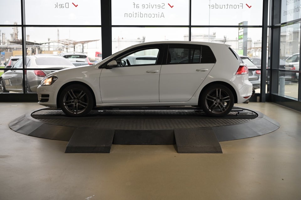 VW Golf VII 1,4 TSi 122 Trendline DSG BMT 5d