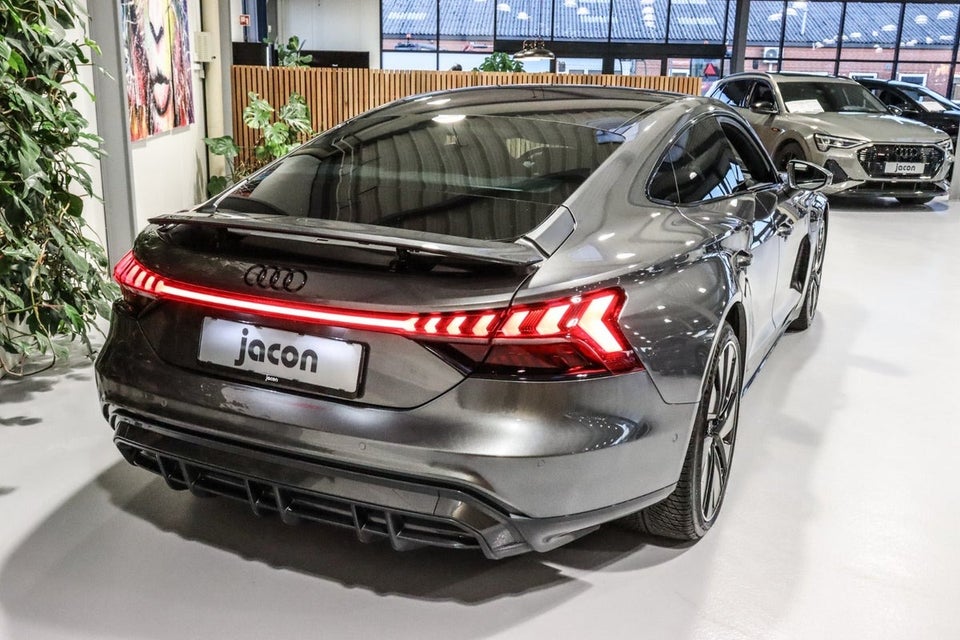 Audi e-tron GT quattro 4d
