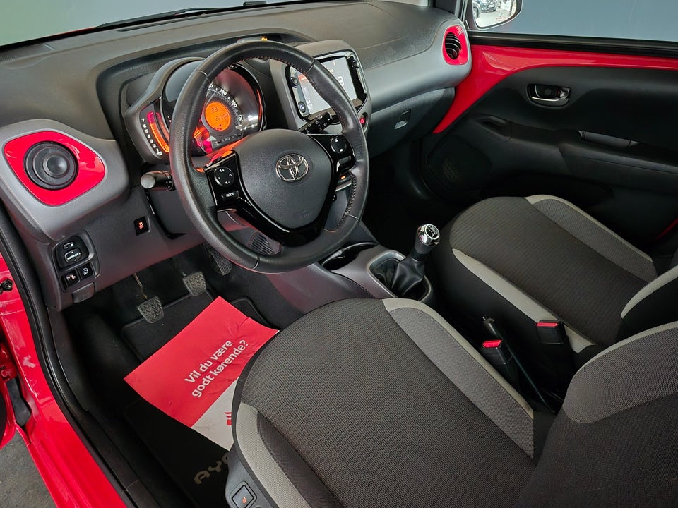 Toyota Aygo 1,0 VVT-i x-press 5d