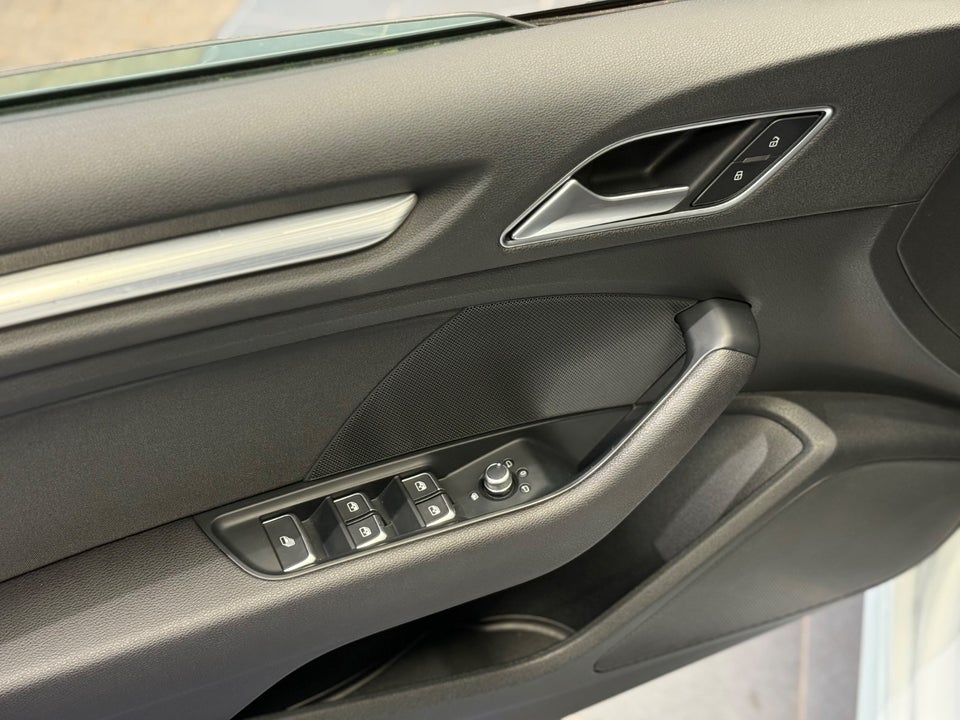 Audi A3 35 TFSi Cabriolet S-tr. 2d