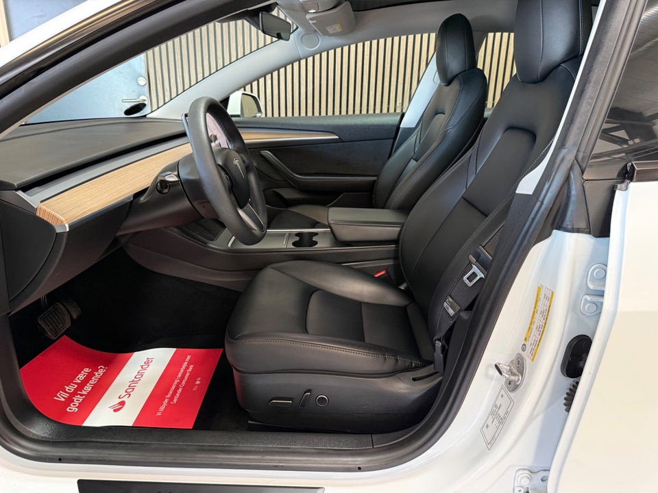 Tesla Model 3 RWD 4d