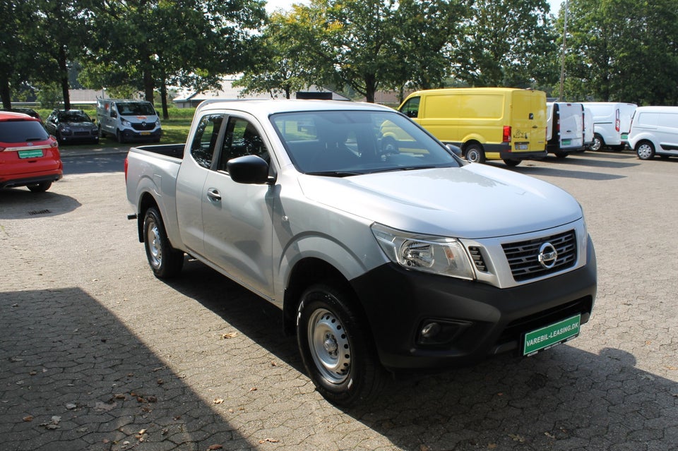 Nissan Navara 2,3 dCi 160 King Cab Visia 2d