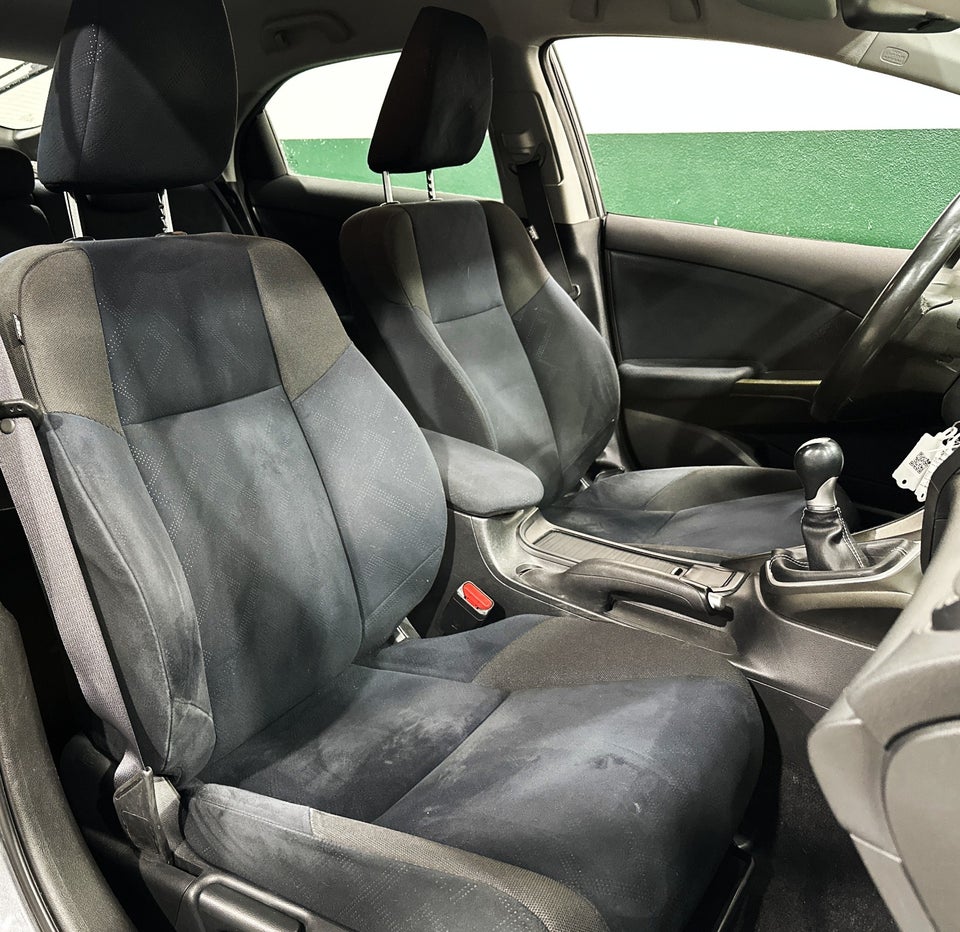 Honda Civic 1,8 i-VTEC Sport 5d