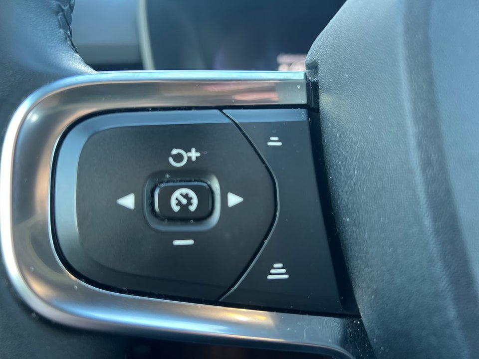 Volvo XC40 P6 ReCharge Core 5d