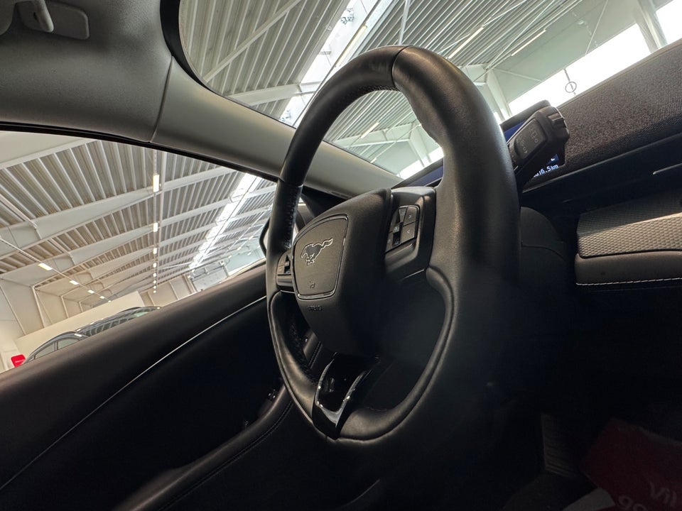 Ford Mustang Mach-E 68 Standard Range 5d