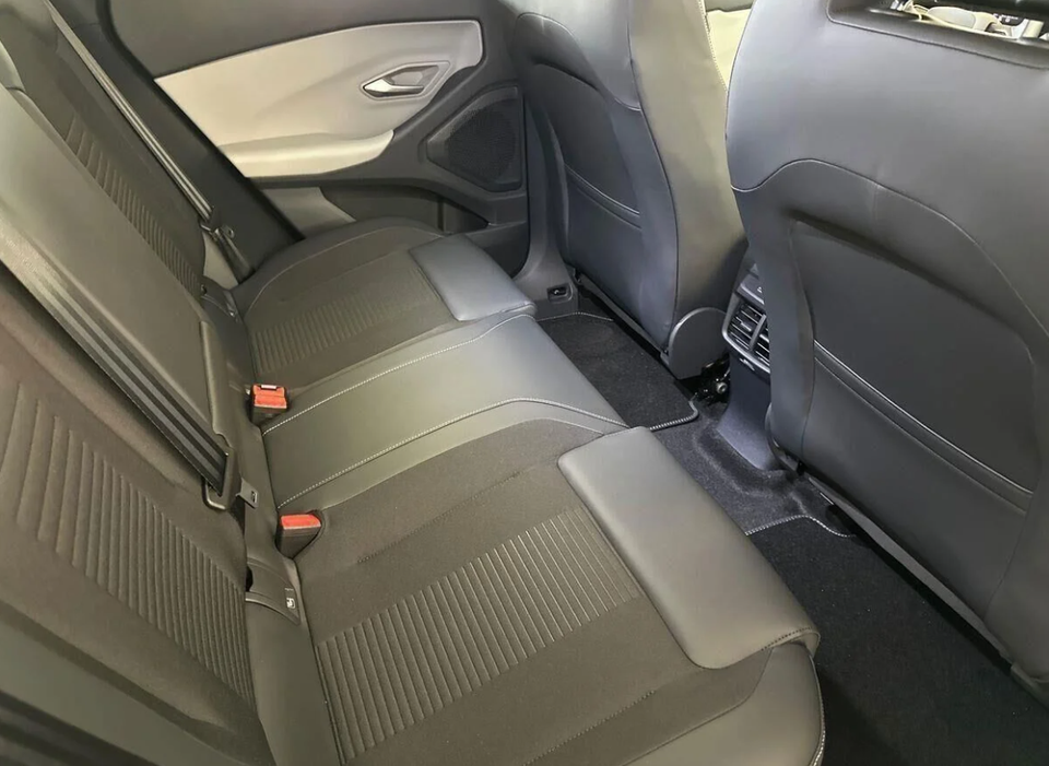 Ford Explorer 79 Premium Extended Range 5d