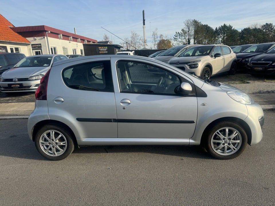 Peugeot 107 1,0 Air White 5d