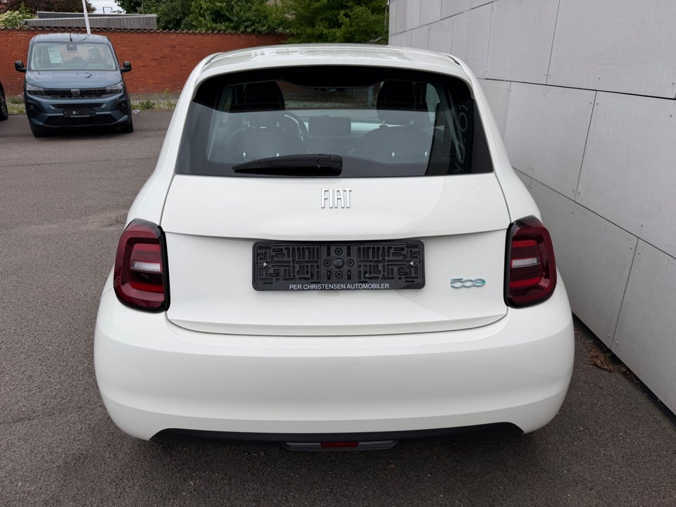 Fiat 500e 42 Icon 3d