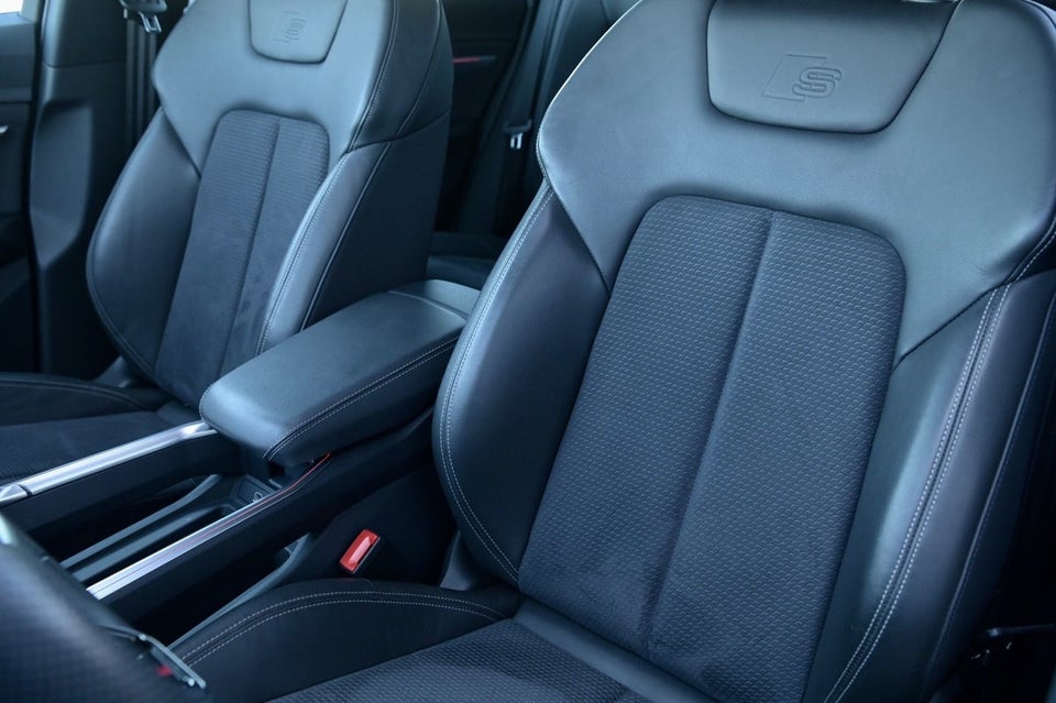 Audi e-tron 55 S-line quattro 5d