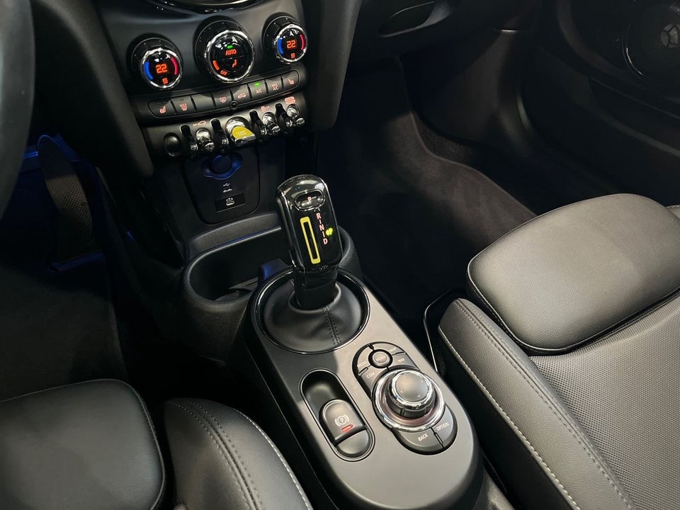 MINI Cooper SE Camden Edition 3d