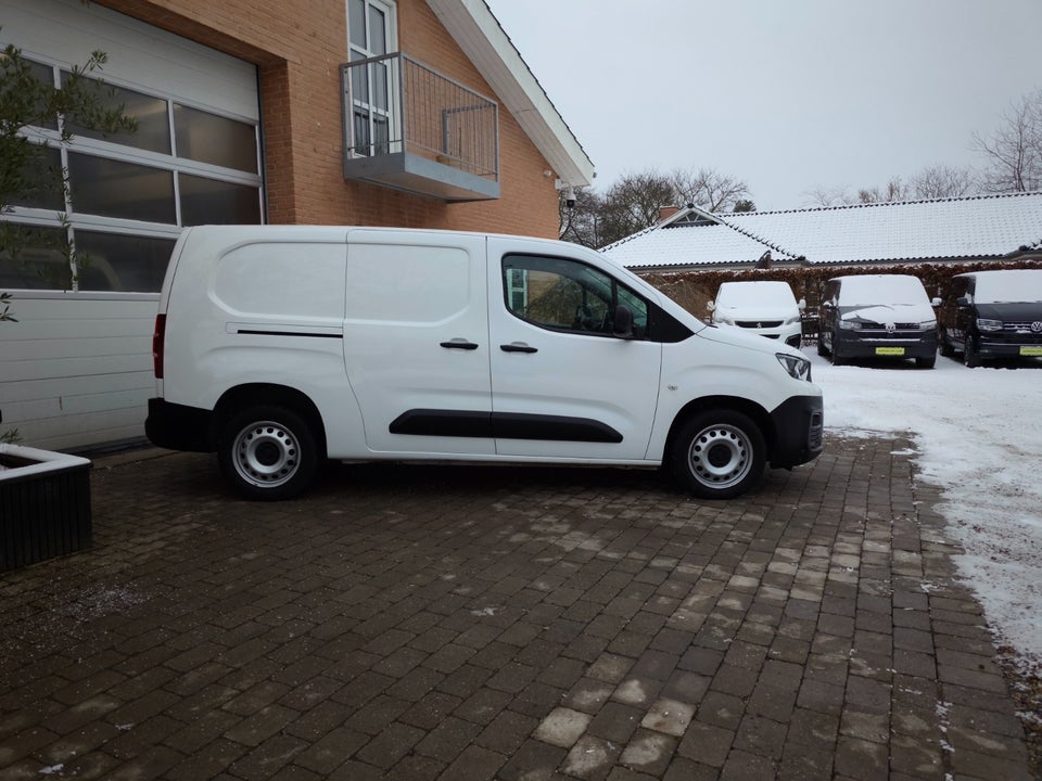 Peugeot Partner 1,5 BlueHDi 130 L2V2 Plus Van