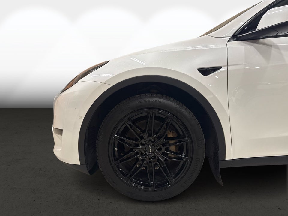 Tesla Model Y Long Range AWD 5d