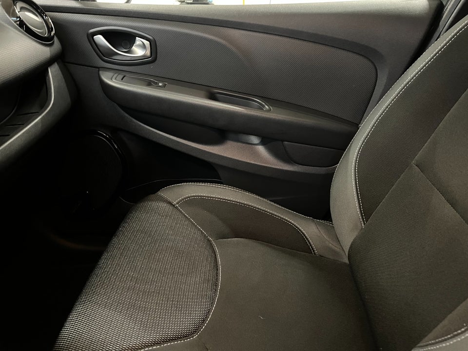 Renault Clio IV 0,9 TCe 90 Expression Sport Tourer 5d