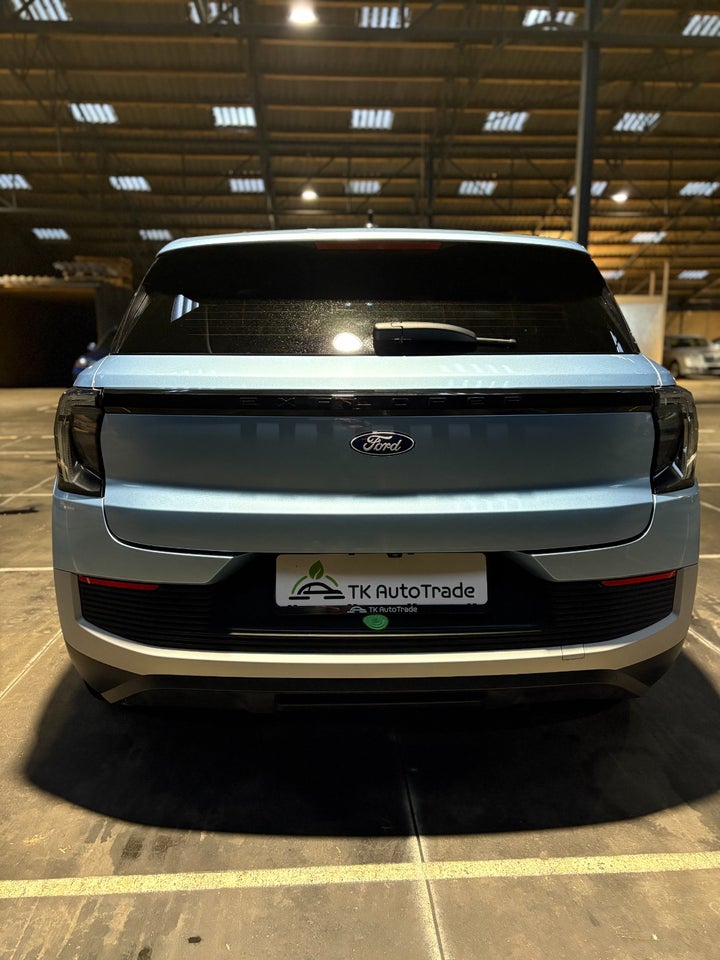 Ford Explorer 77 Premium Extended Range 5d