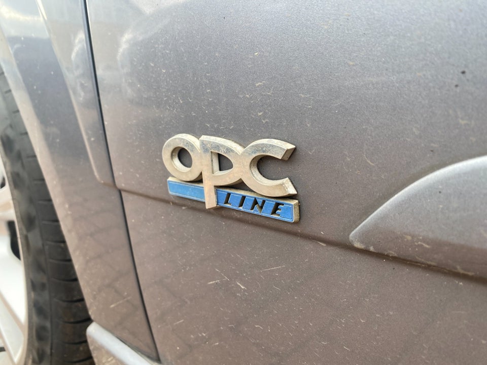Opel Astra 1,6 Turbo OPC Line 5d
