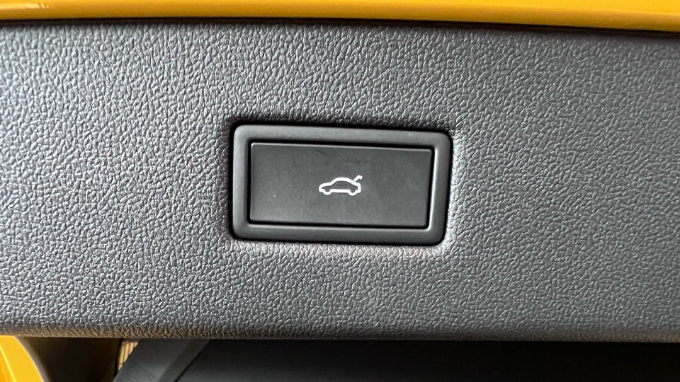 Ford Capri 77 Premium Extended Range 5d