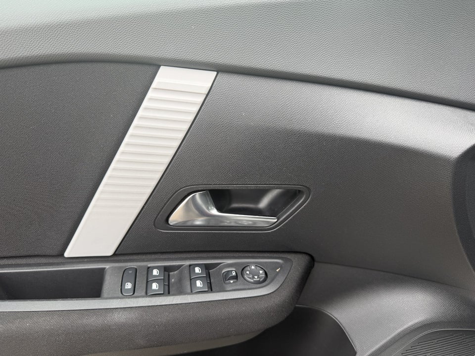 Citroën C4 1,2 PureTech 100 Feel 5d