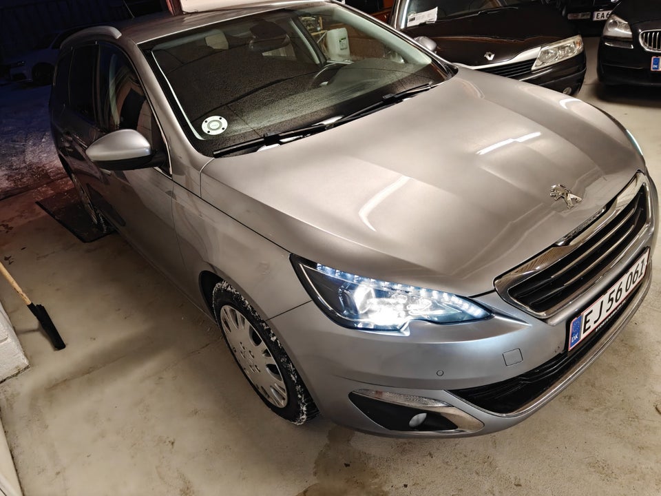 Peugeot 308 1,2 e-THP 130 Active SW 5d