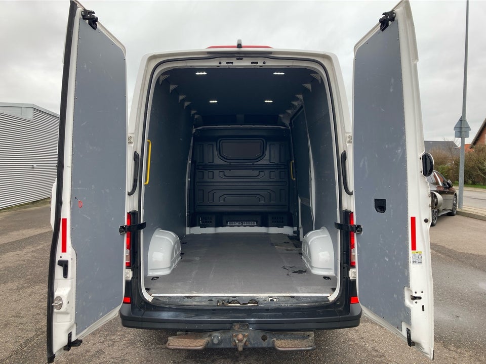 VW Crafter 35 2,0 TDi 140 Kassevogn L3H2