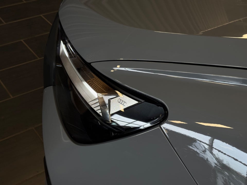 Audi Q4 e-tron 40 Attitude 5d