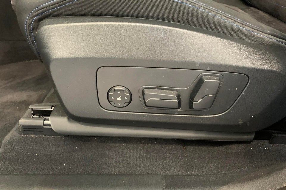 BMW iX1 eDrive20 Fully Charged M-Sport 5d