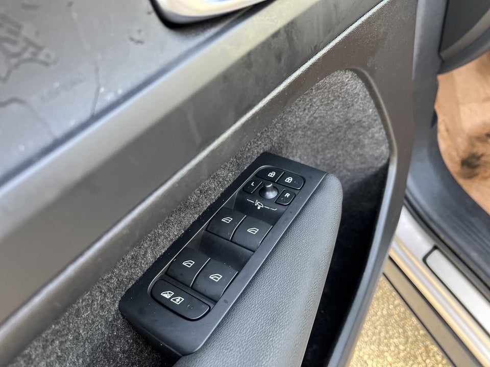 Volvo XC40 ReCharge Extended Range Core 5d