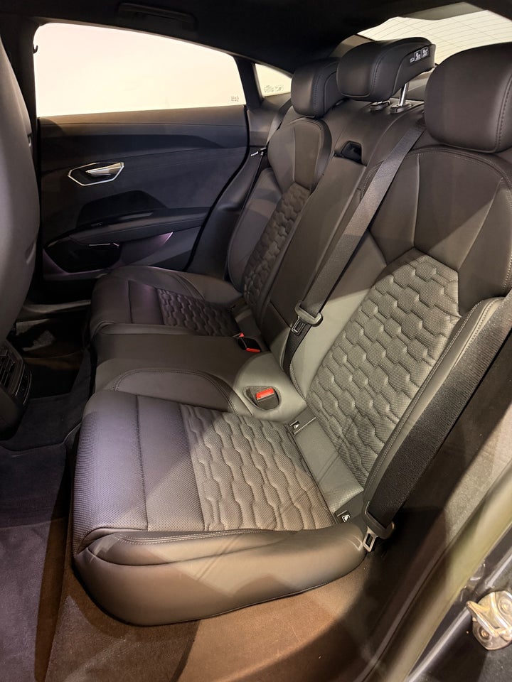 Audi e-tron GT quattro 4d