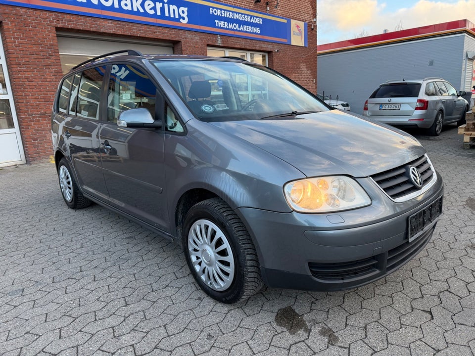 VW Touran 1,6 FSi Highline 5d