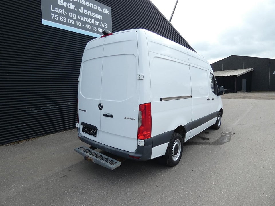 Mercedes Sprinter 319 3,0 CDi A2 Kassevogn aut. RWD
