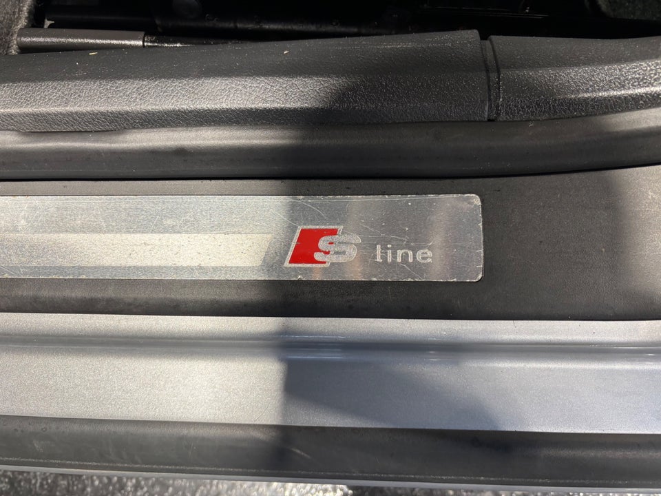 Audi A4 2,0 TDi 140 S-line 4d