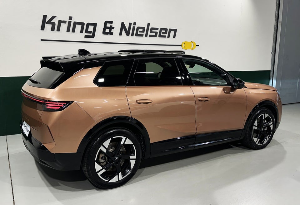 Opel Grandland-e 73 GS Sky 5d