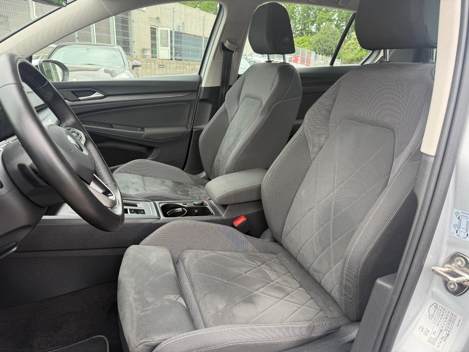 VW Golf VIII 1,4 eHybrid DSG 5d