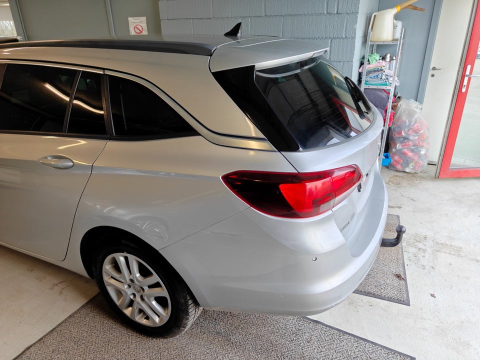 Opel Astra 1,6 CDTi 110 Dynamic Sports Tourer 5d