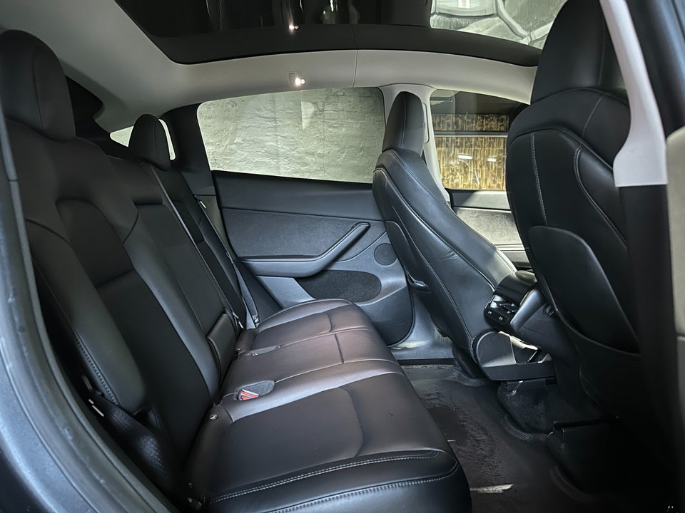 Tesla Model Y Long Range AWD 5d